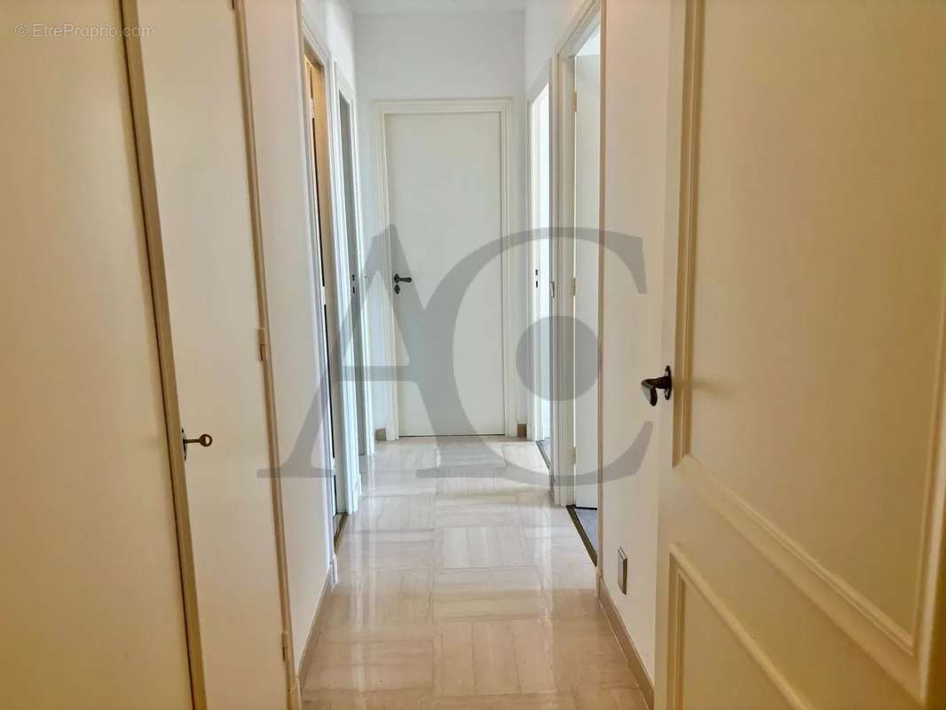 Maison à VILLENEUVE-LOUBET