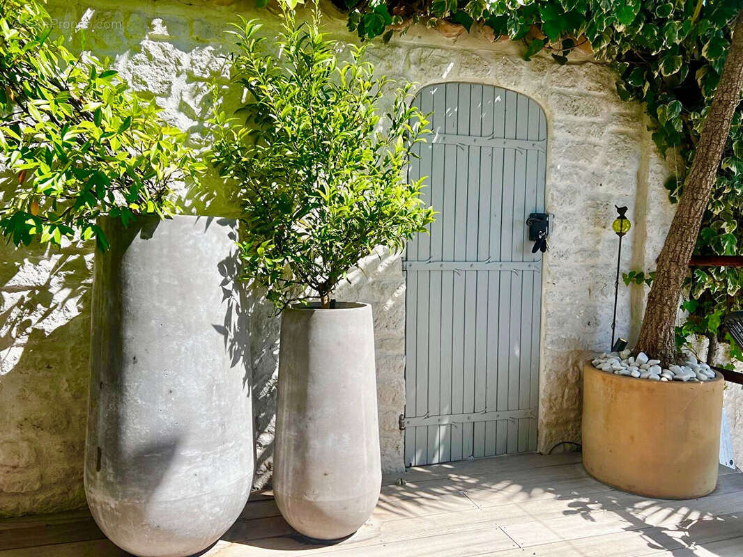 Maison à LES ISSAMBRES