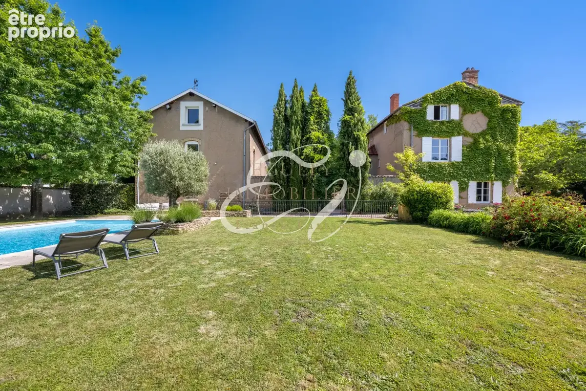 Vente ecully 69130 maison ancienne 11 pieces beaucoup de charme calme belles prestations - photo 12