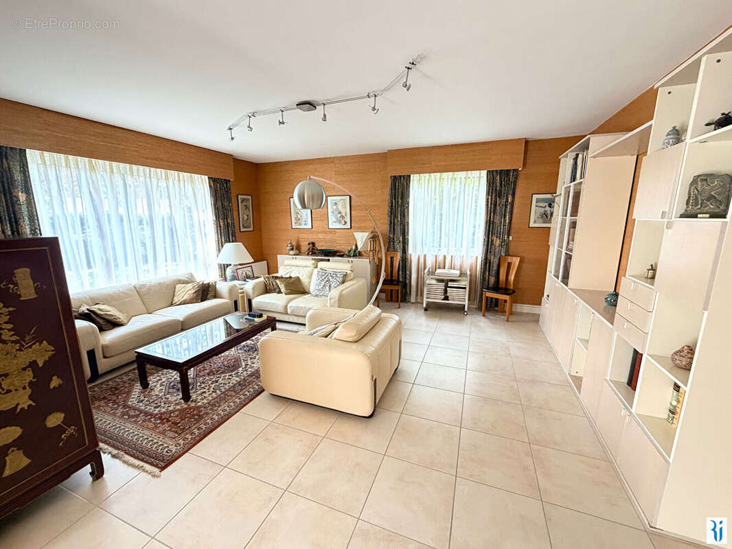 Maison 194 m² à Bonsecours  - photo 5