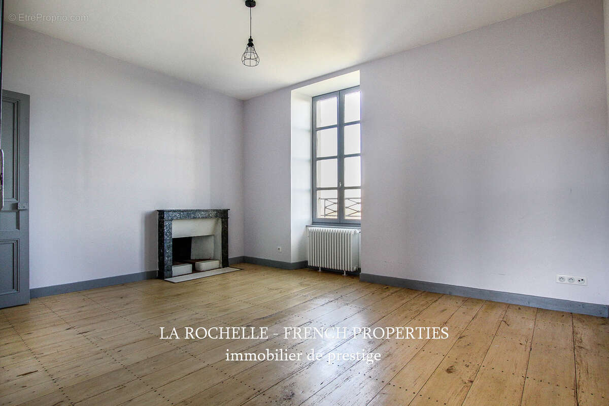 Maison à FONTENAY-LE-COMTE