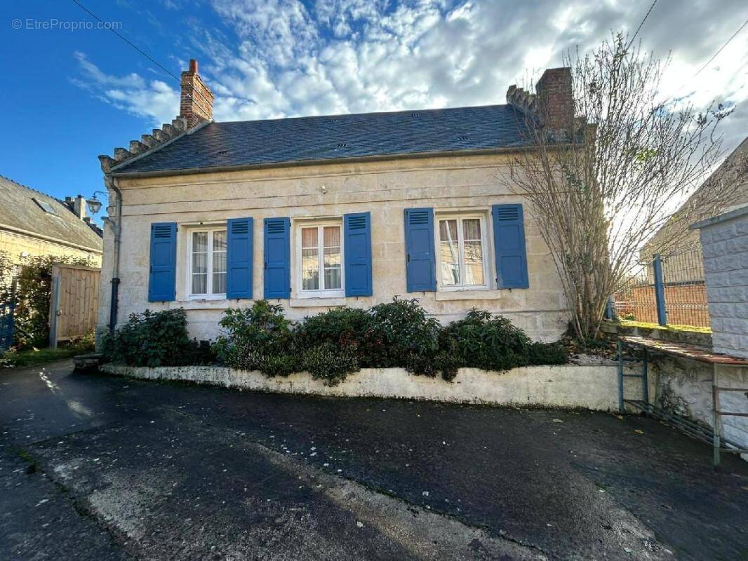 Maison à NOYANT-ET-ACONIN