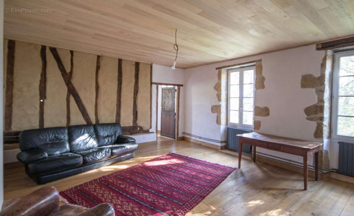 Maison à MIRANDE