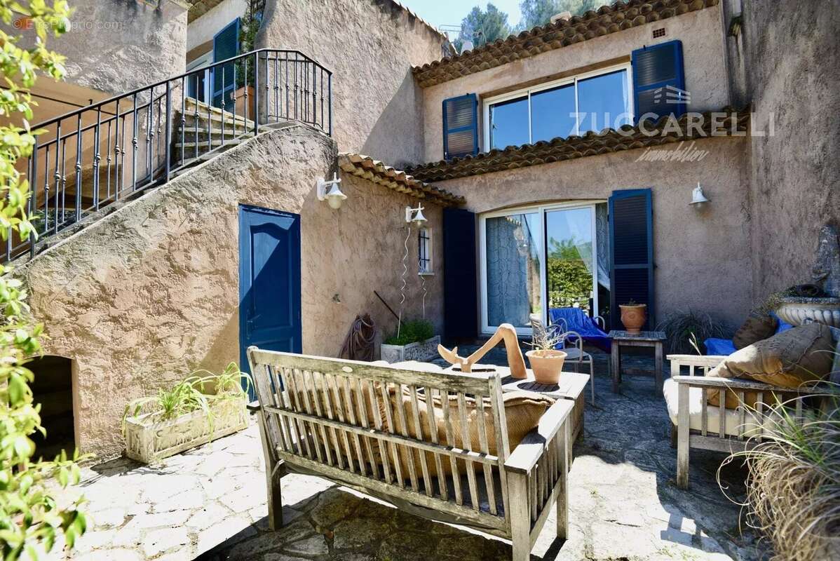 Maison à COLOMARS