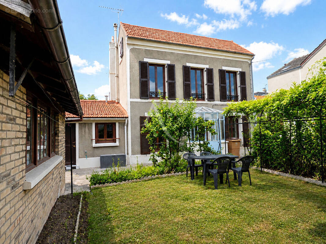 Maison à VILLEMOMBLE