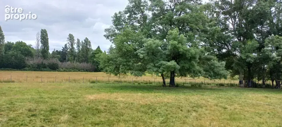 Terrain à MENESPLET