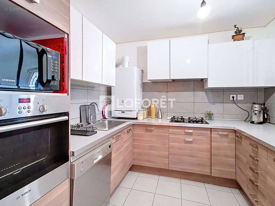 Appartement à GENAY