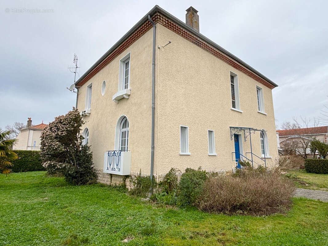 Maison à SAUJON