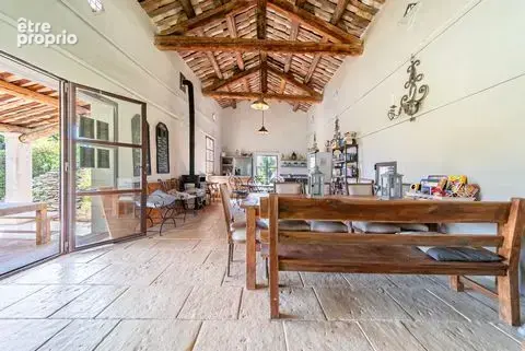 Maison 900 m² à L'isle-Sur-La-Sorgue  - photo 3