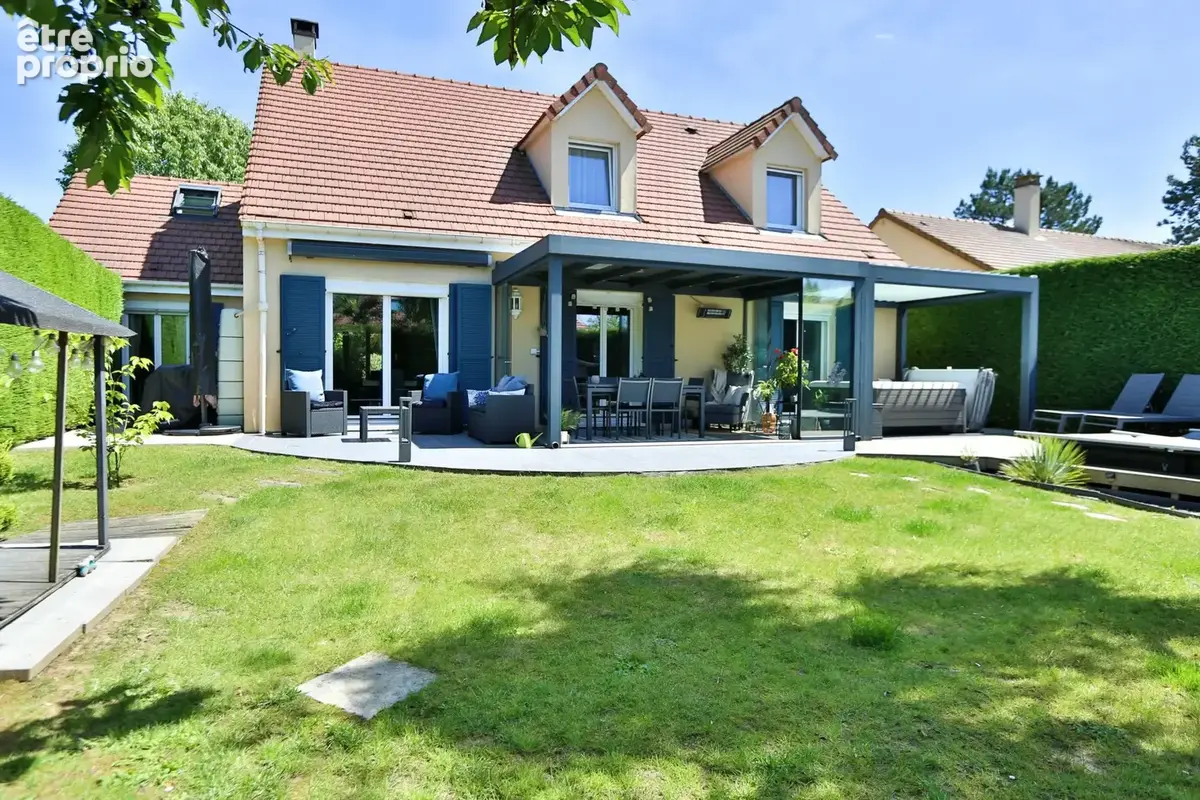 Maison 173 m² à Magny-Le-Hongre  - photo 1