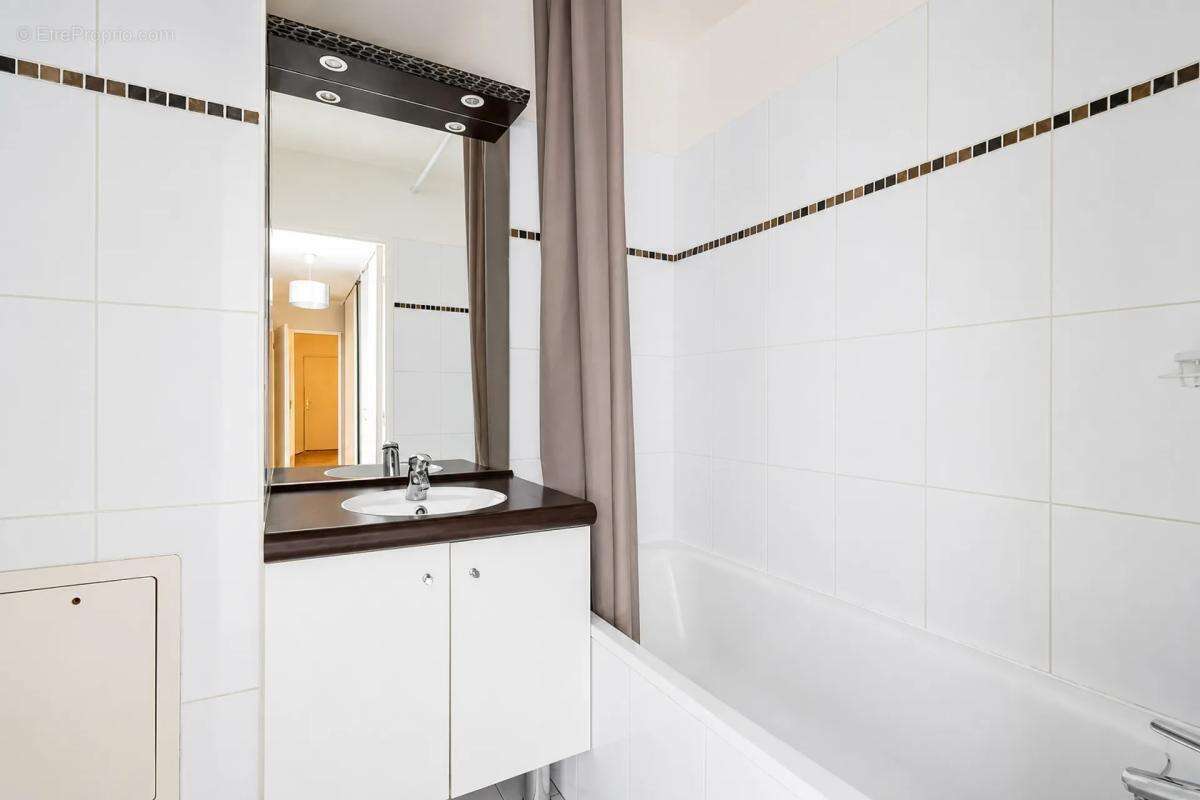Appartement à LES PAVILLONS-SOUS-BOIS