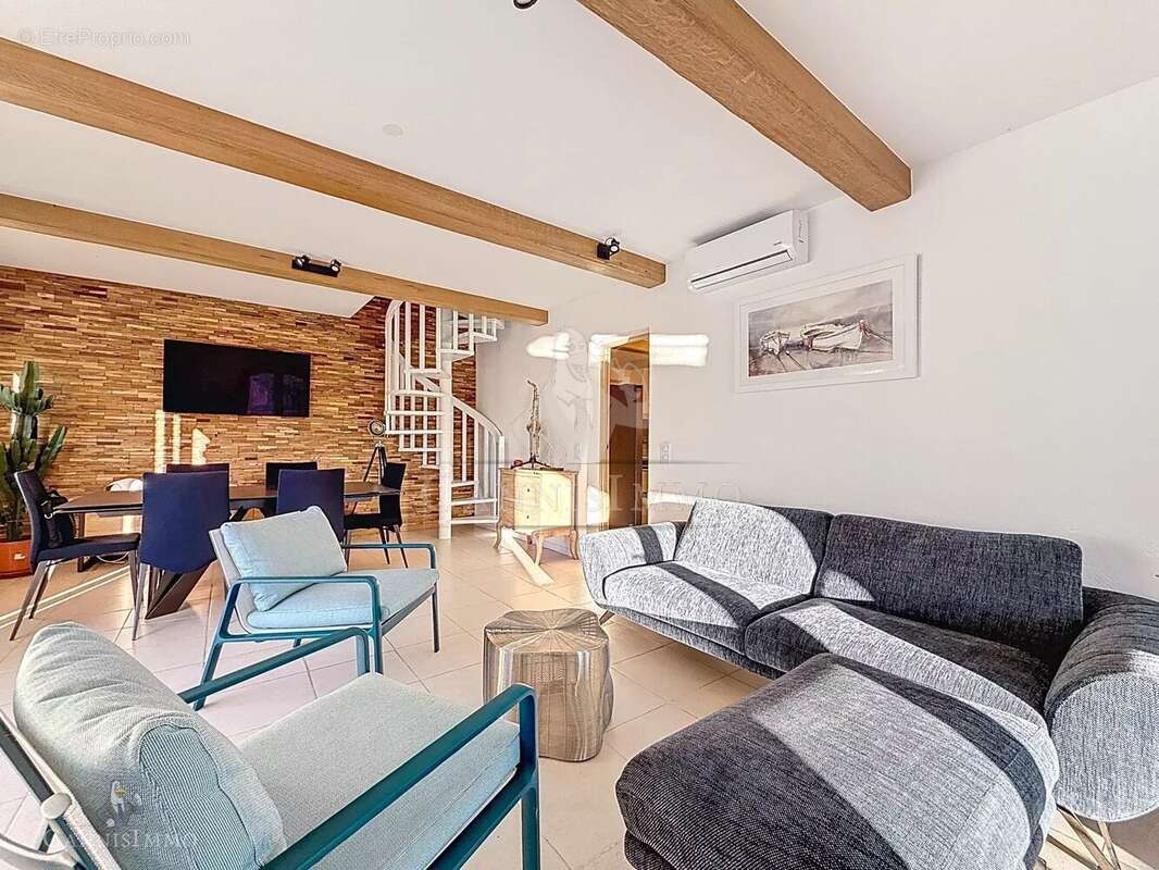 Maison à TOURRETTES-SUR-LOUP