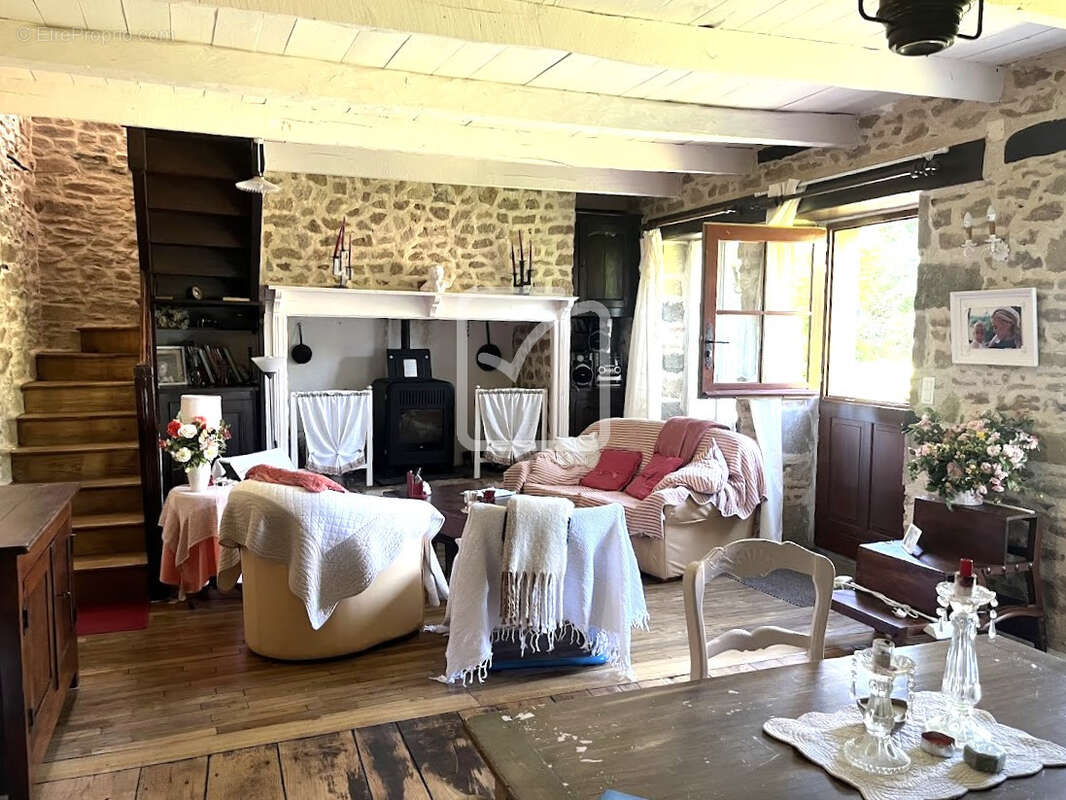 Maison à MENOIRE