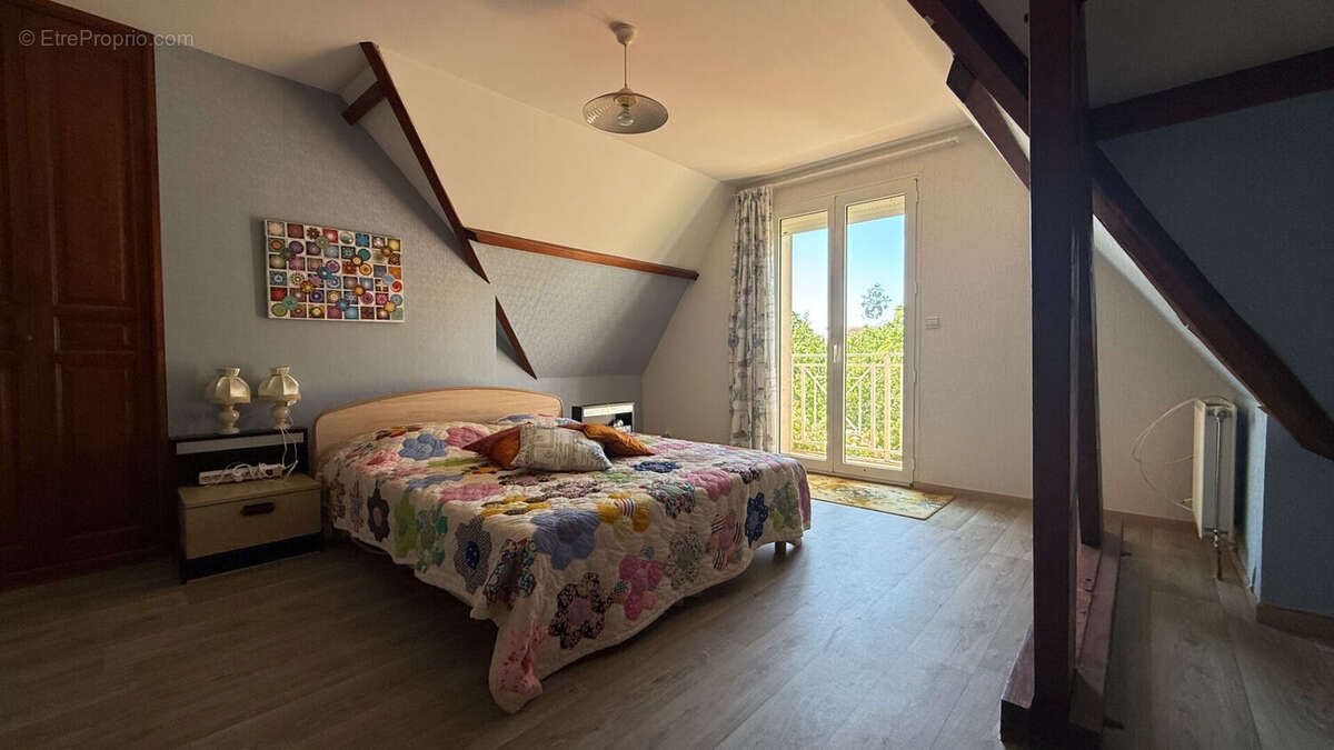 Maison à LE COUDRAY-MONTCEAUX