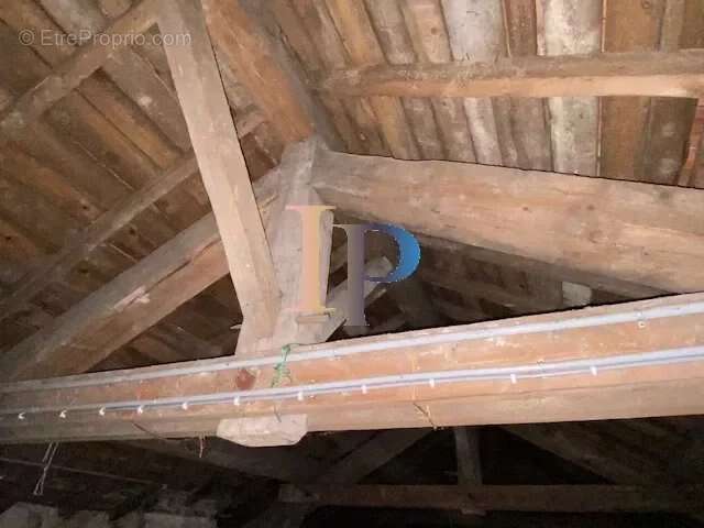 Appartement à COURS-LA-VILLE