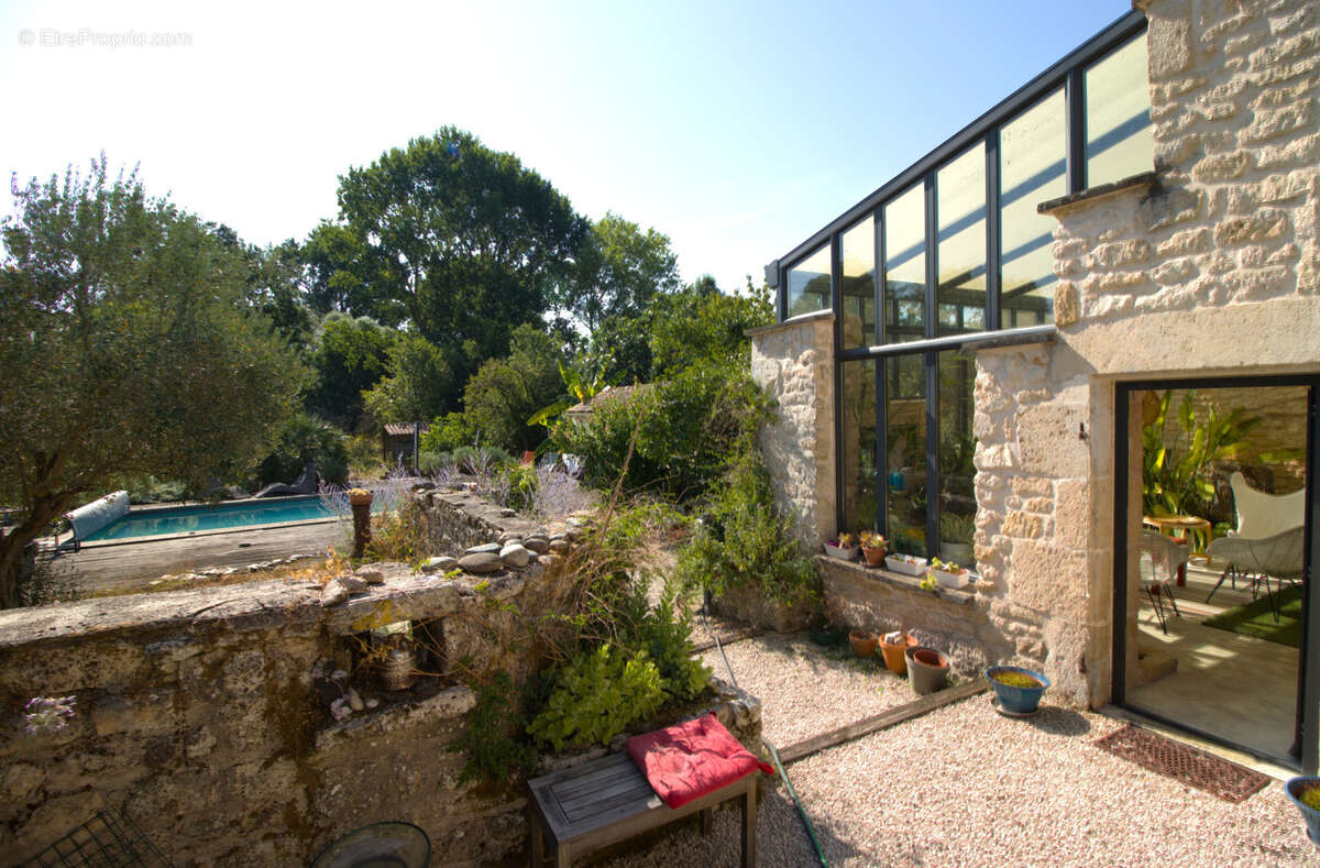 Propriété de caractère avec maison d'amis, piscine et dépendances   Un véritable art de vivre - photo 3