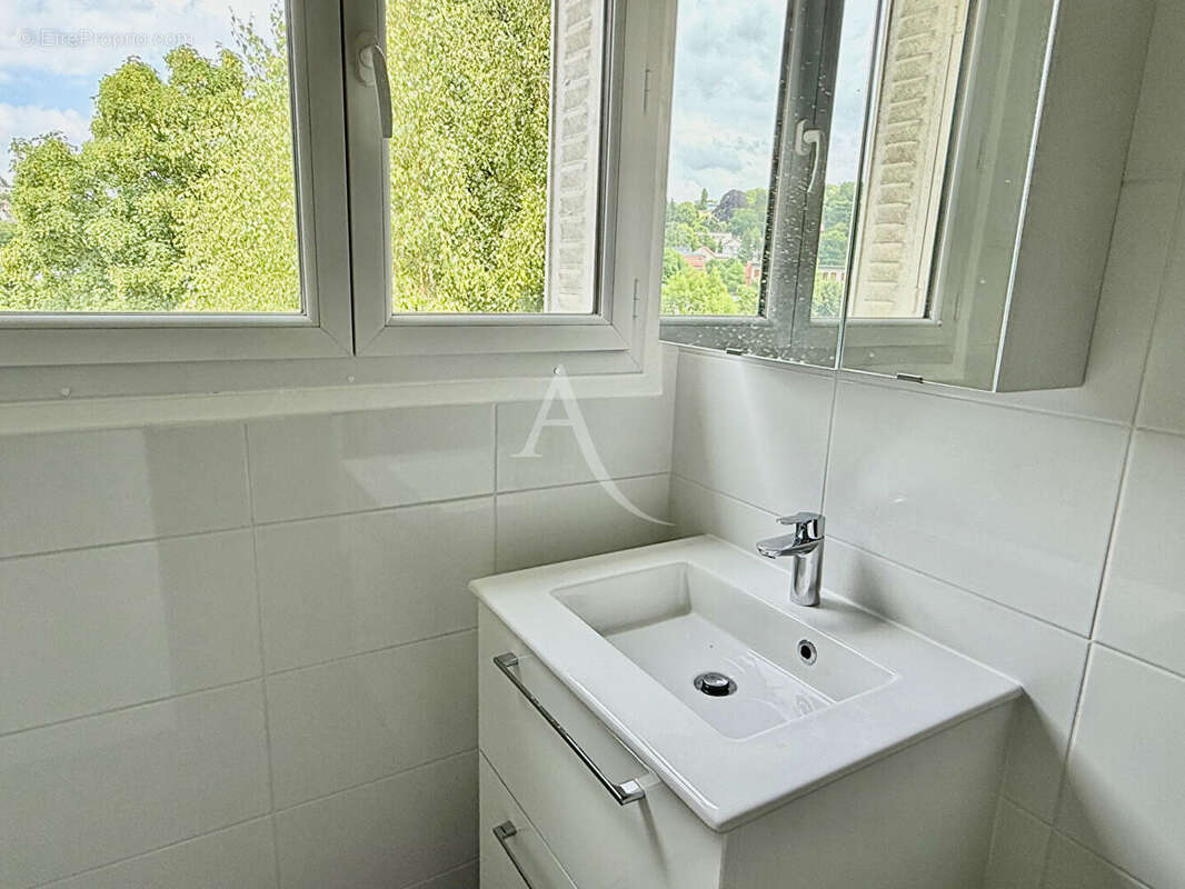 Appartement à CHAVILLE