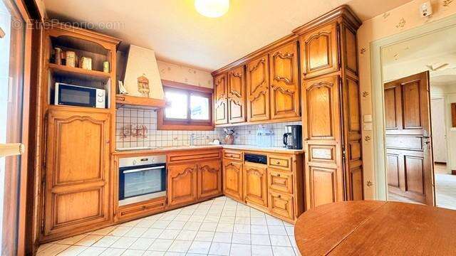 Maison 139 m² à Cluses  - photo 2