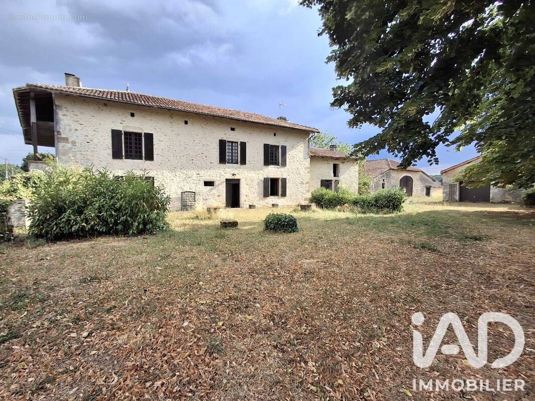 Photo 1 - Maison à MONTBRON