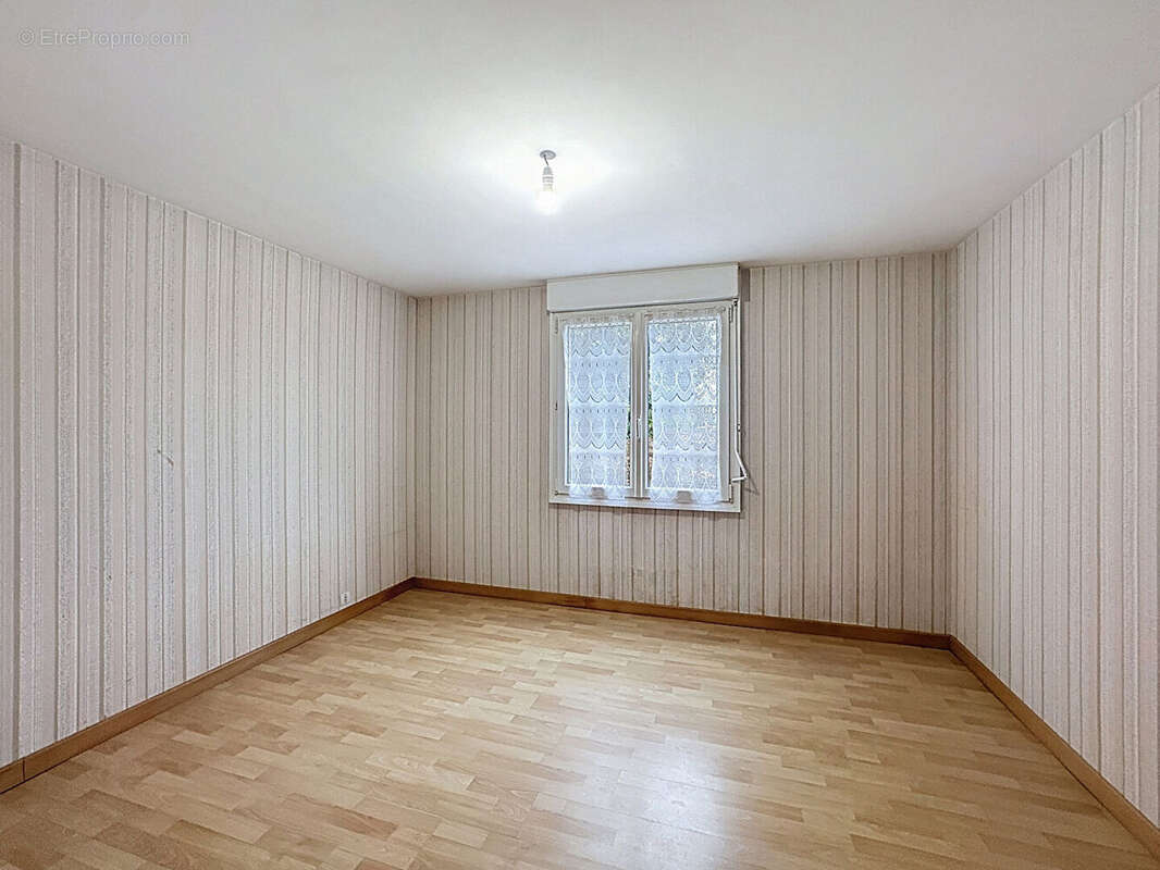 Maison à LE RELECQ-KERHUON