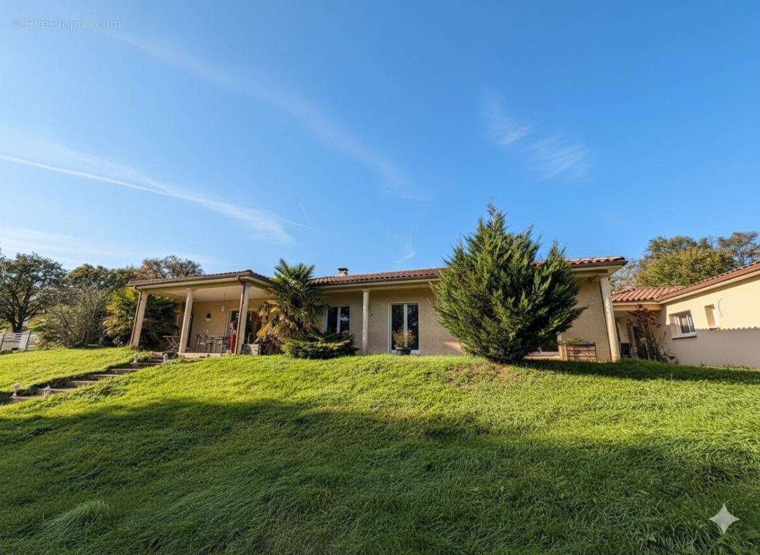 Maison à LISSAC-ET-MOURET