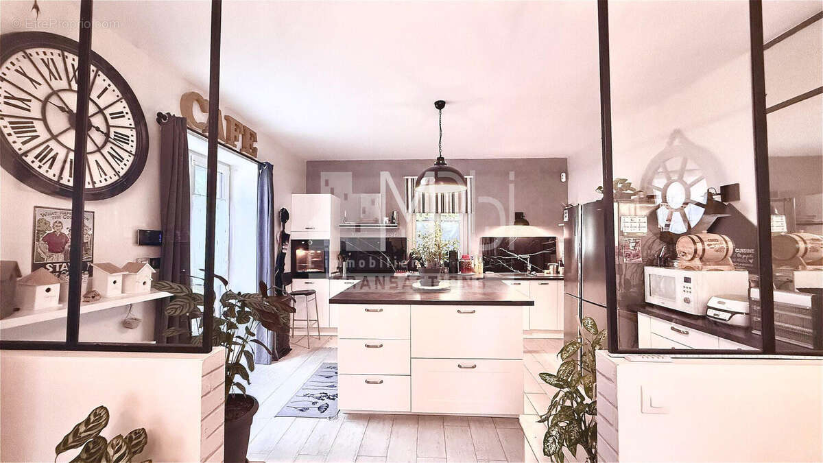 Maison à SAINT-JEAN-SUR-REYSSOUZE