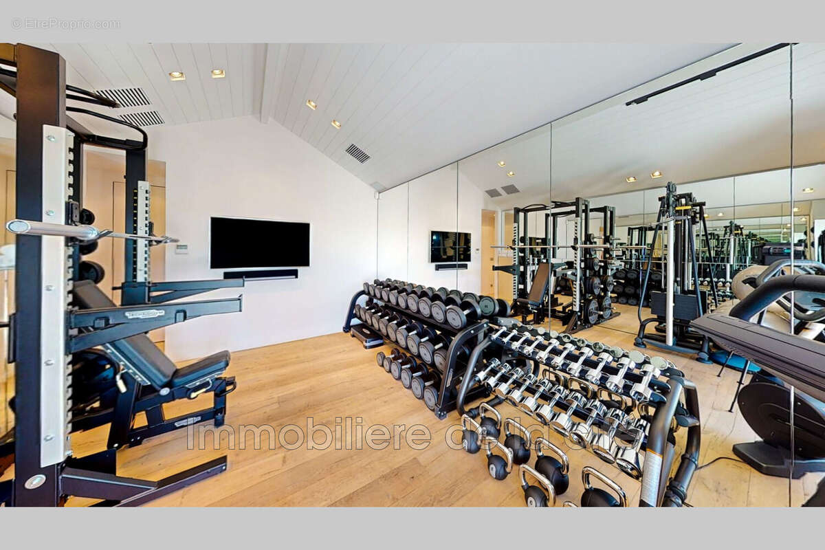 Maison 538 m² à Grimaud  - photo 9