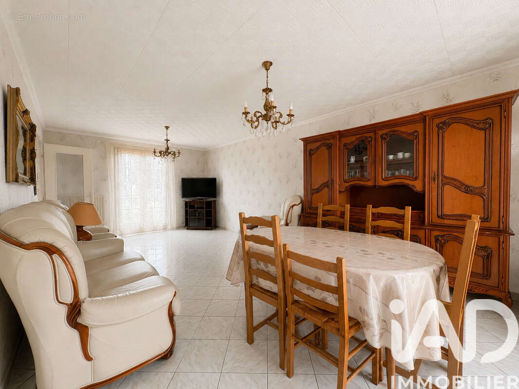 Photo 5 - Maison à MOISSY-CRAMAYEL