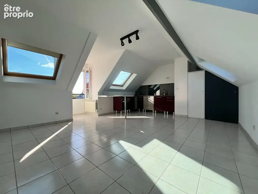 Appartement T2 bourg SAINT DENIS EN VAL avec parking - photo 2