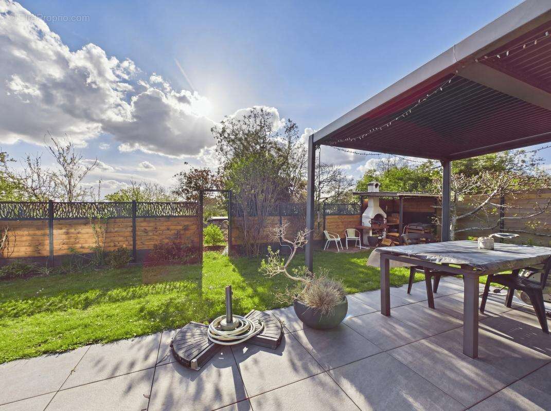 Maison à DOUCHY-LES-MINES