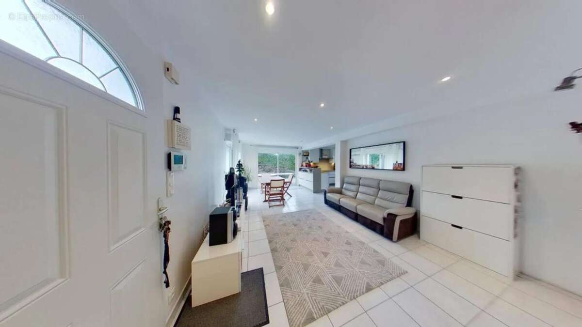 Maison de 4 pièces de 105 m² à Lully - photo 8