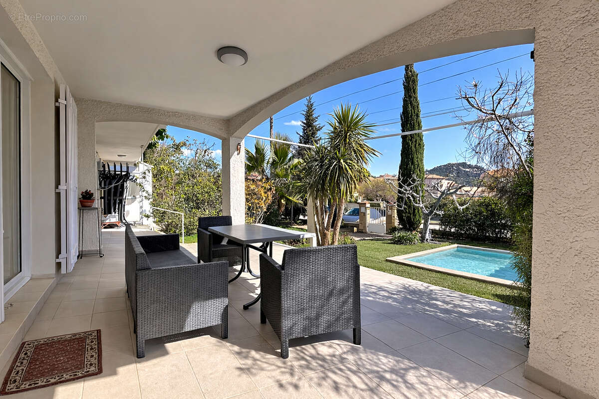 Maison d'architecte avec piscine à 350 m de la mer , Corniche de Solviou. - photo 12
