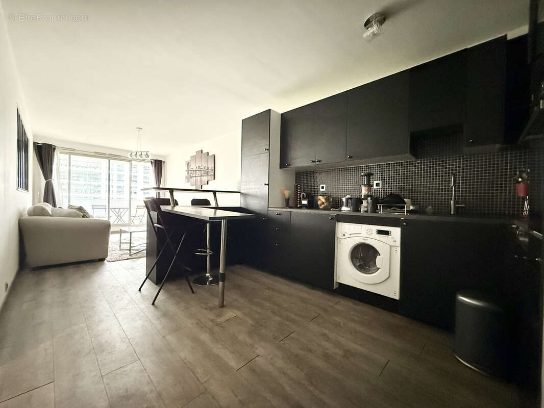 Appartement à COURBEVOIE
