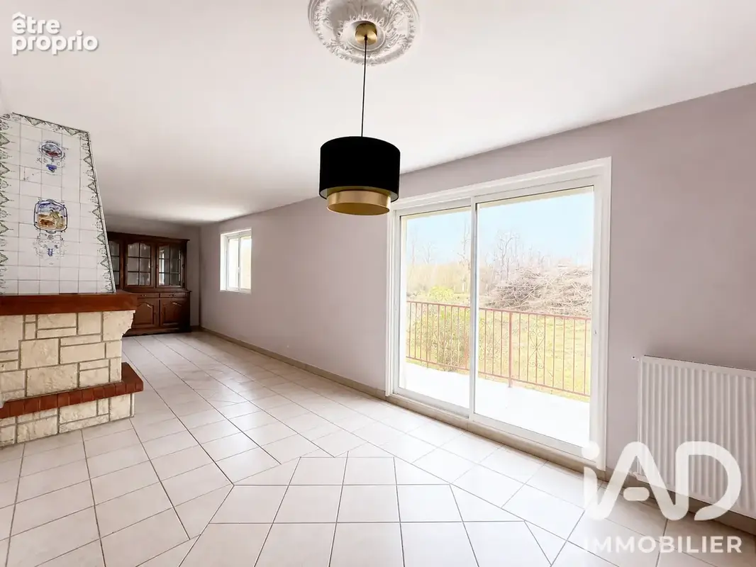 Photo 1 - Maison à NOGENT-SUR-VERNISSON