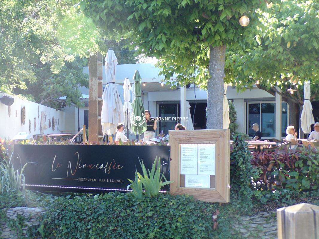 Commerce à L'ISLE-SUR-LA-SORGUE