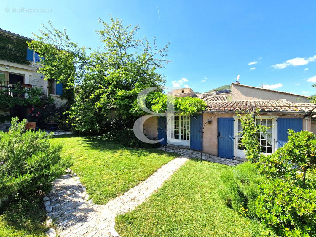Maison à CURNIER