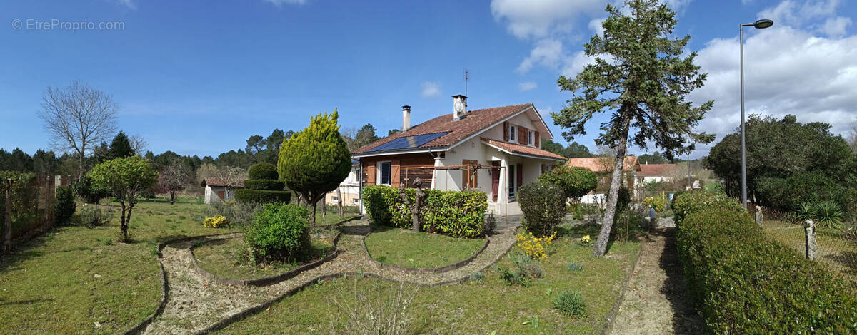 Maison à SAINT-JULIEN-EN-BORN