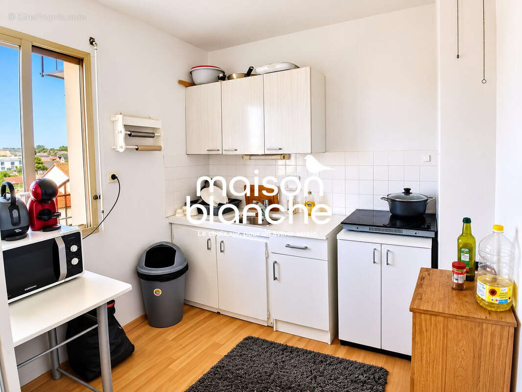 Appartement 28 m² à Parthenay  - photo 3