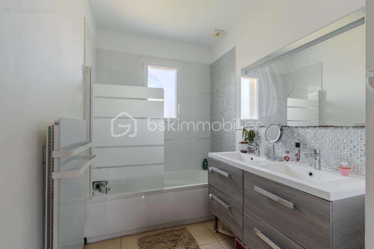 Maison à SAINT-ANDRE-DE-CUBZAC