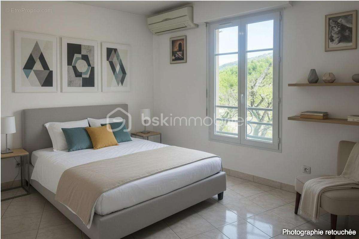 Appartement à SIX-FOURS-LES-PLAGES
