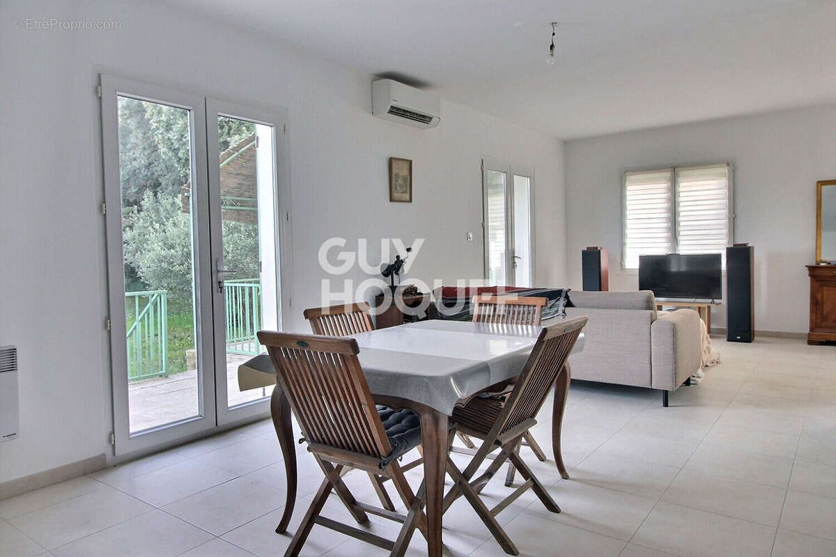 Maison à COMPS