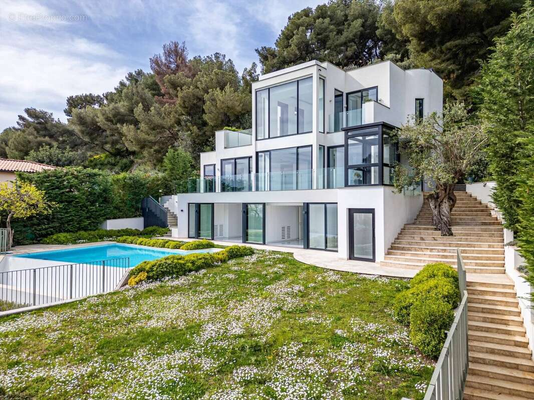 Maison à ROQUEBRUNE-CAP-MARTIN