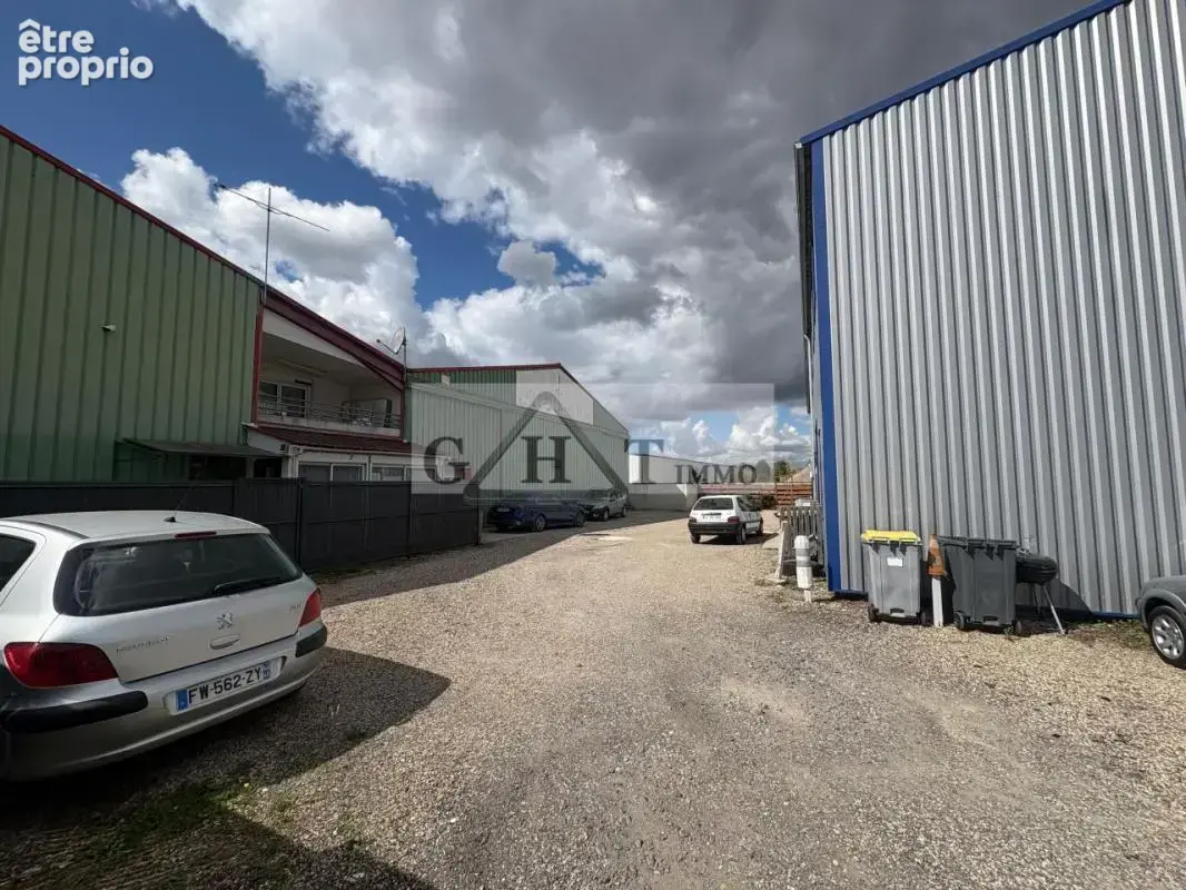 Entrepot a vendre chatelet en brie - photo 2