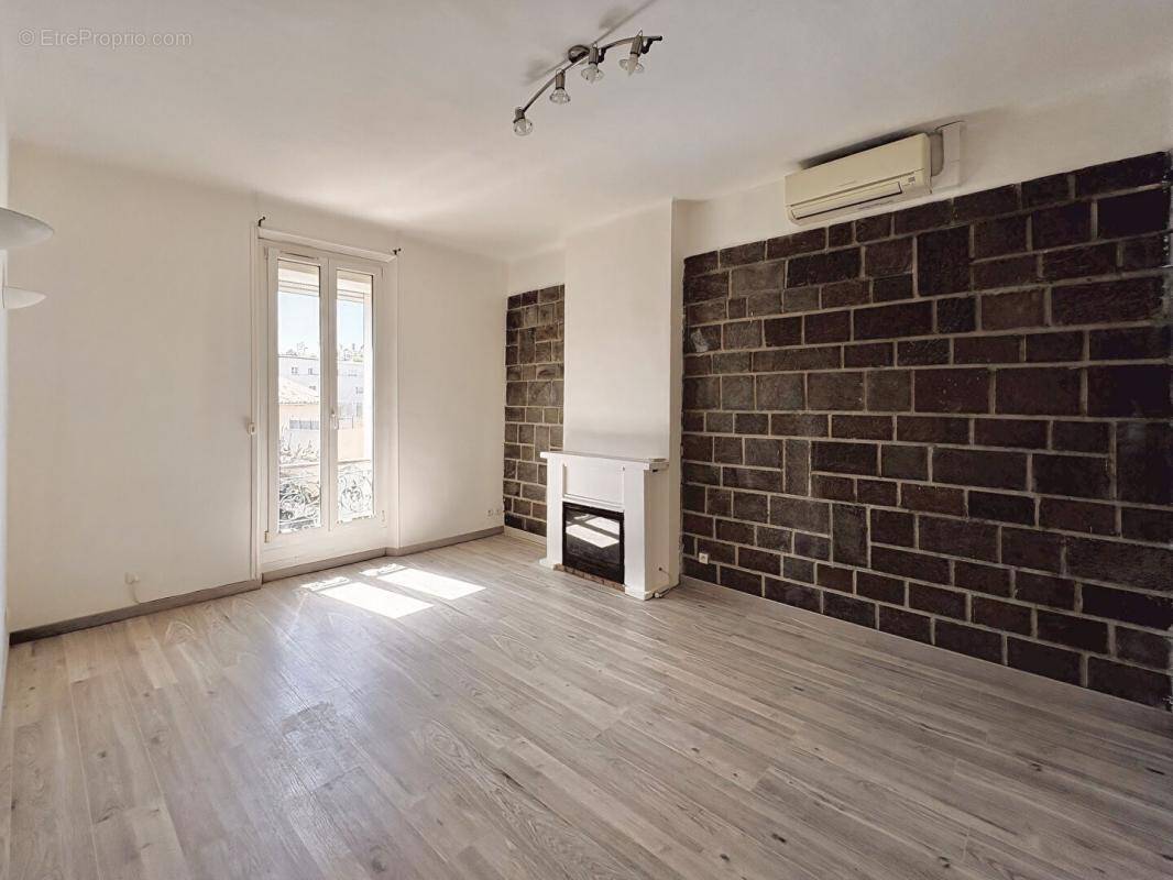 Appartement à AURIOL