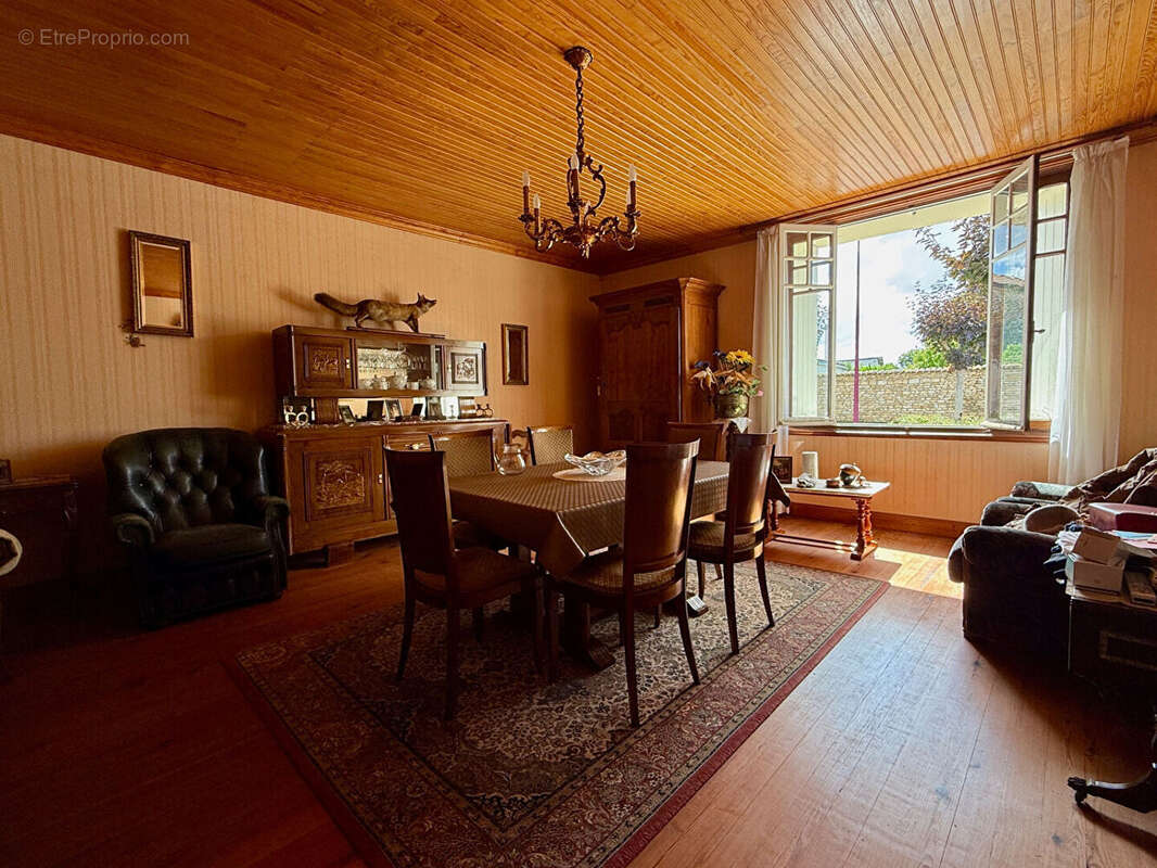 Maison à SAINT-PORCHAIRE