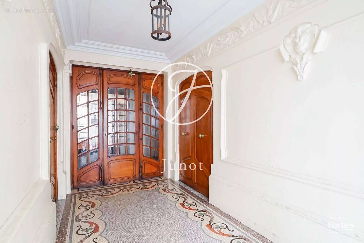 Appartement à PARIS-7E