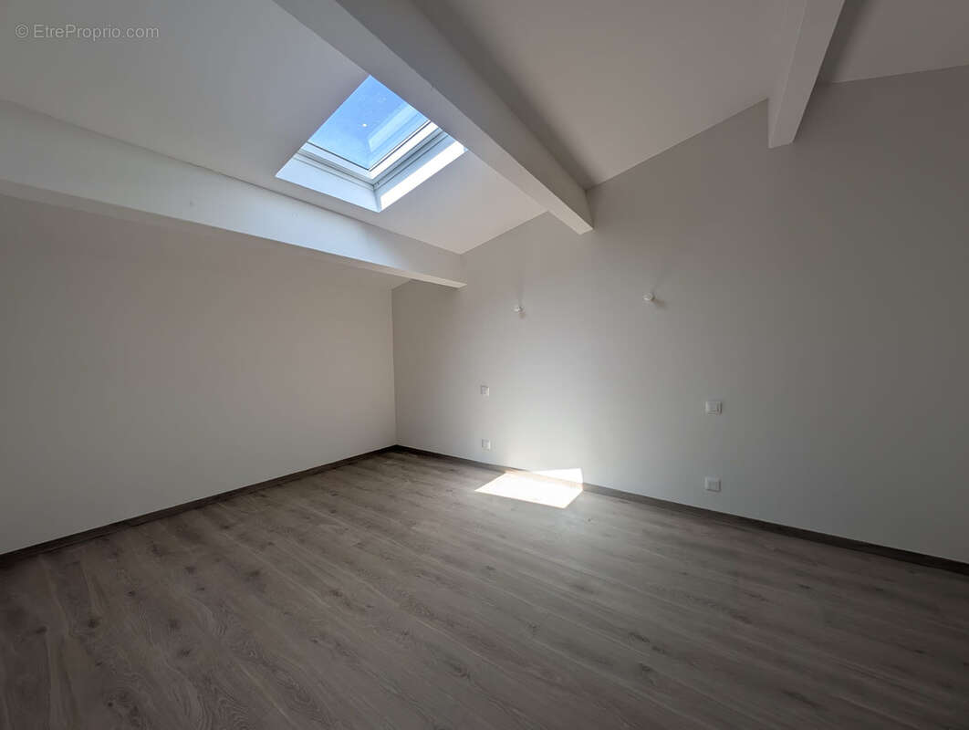 Maison de village entièrement rénovée à ORNAISONS - photo 9