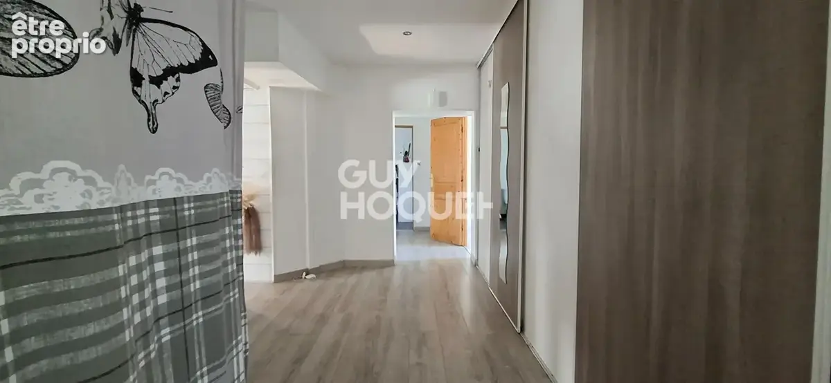 Maison mitoyenne de 192m² entièrement rénovée avec terrain de loisir au bord de l'eau - photo 6