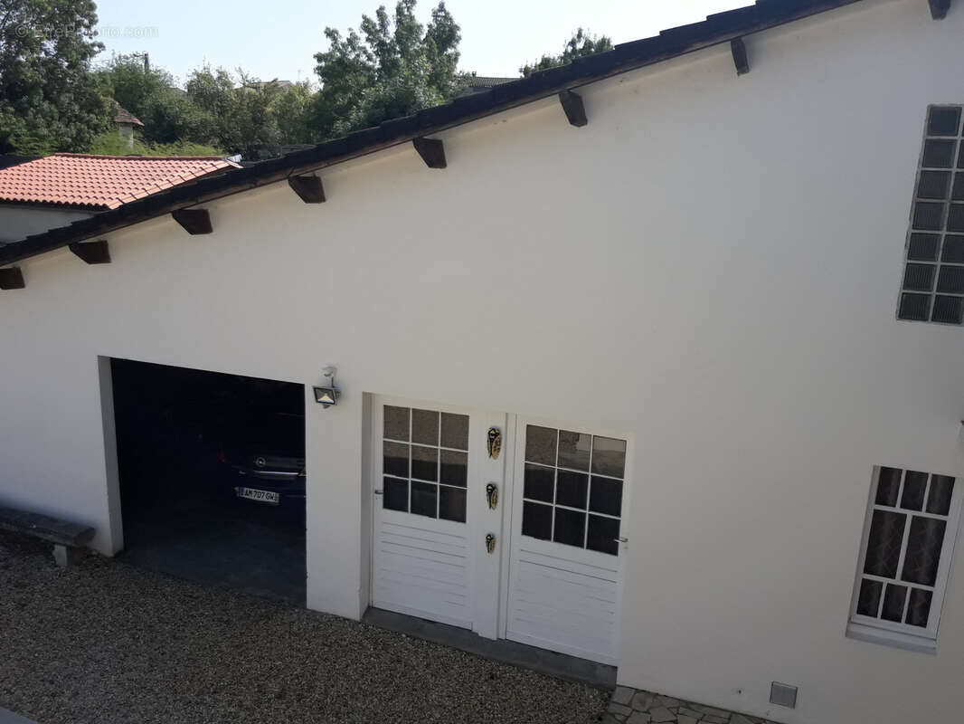 Maison à LA ROCHE-CHALAIS