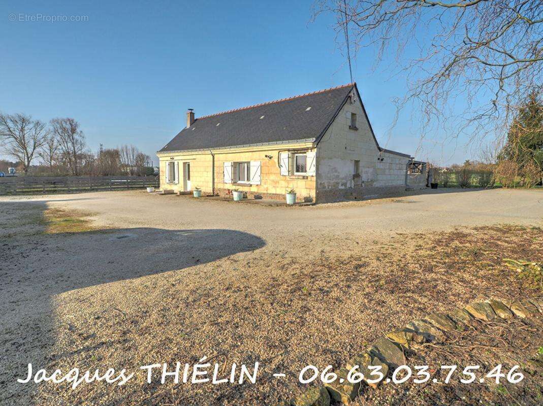 Maison à LONGUE-JUMELLES